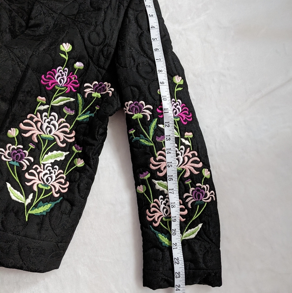 Stunning Garfield & Marks Black Quilted Floral Embroidery Open Jacket - Picture 9 of 13